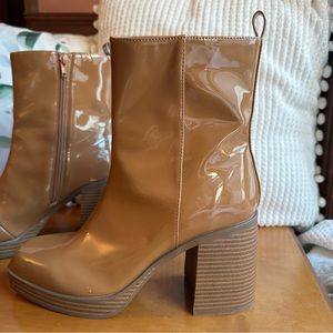 Brown Platform Festival Go-go style boots patent leather camel